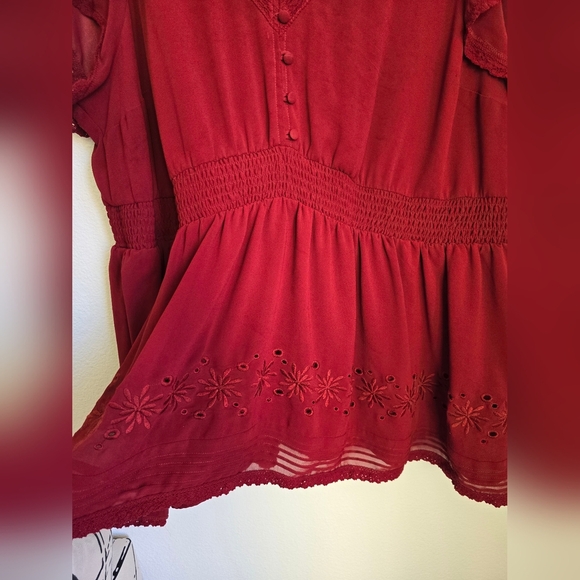 Torrid Scarlet Floral Blouse - Picture 4 of 8